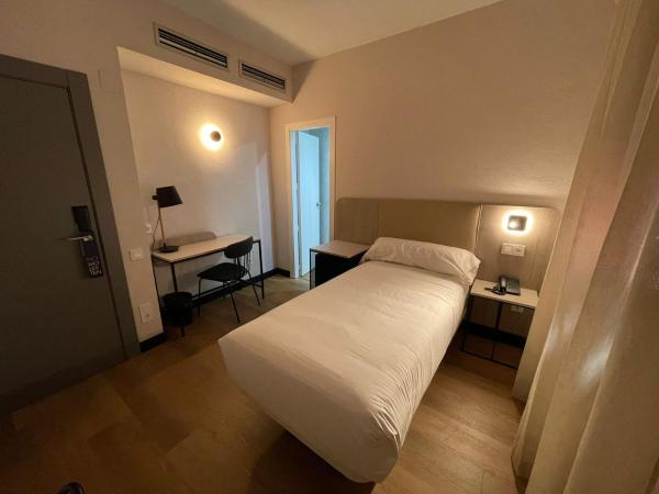 Hotel Don Jaime 54 : photo 5 de la chambre chambre simple