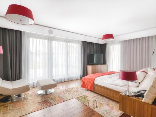 Holiday Inn Krakow City Centre, an IHG Hotel : photo 4 de la chambre suite 1 chambre lit king-size