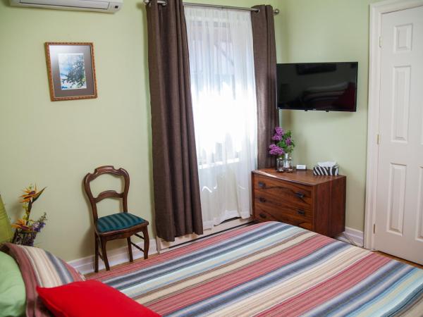 Maison Des Jardins B & B : photo 1 de la chambre chambre lit queen-size deluxe