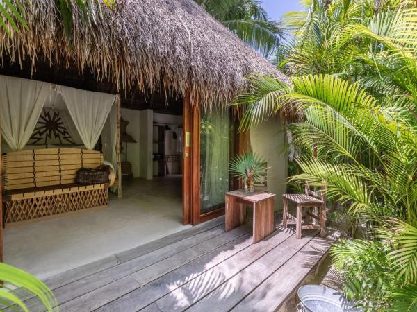 La Valise Tulum, member of Small Luxury Hotels : photo 1 de la chambre chambre avec vue sur jardin