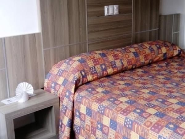 Hotel Rossel Plaza : photo 7 de la chambre chambre standard lit queen-size