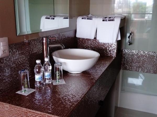 Hotel Rossel Plaza : photo 10 de la chambre chambre standard lit queen-size