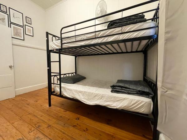 Gonow Family Backpackers Hostel : photo 6 de la chambre lit dans dortoir pour femmes de 4 lits