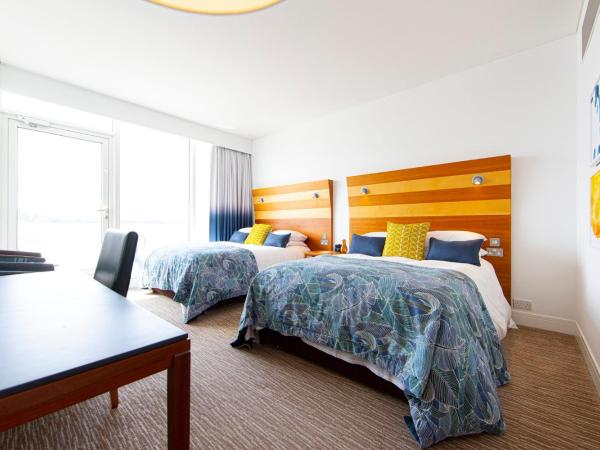 voco St. David's Cardiff, an IHG Hotel : photo 6 de la chambre chambre standard avec 2 lits queen-size