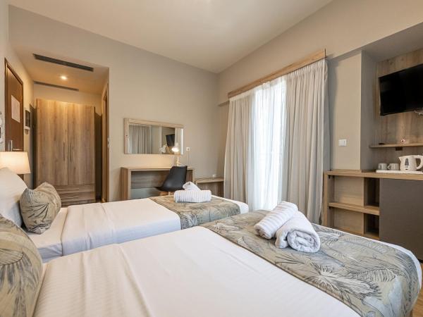 Hotel @Syngrou Fix : photo 8 de la chambre chambre lits jumeaux supérieure avec balcon