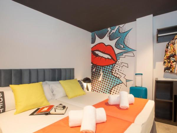 Casual Pop Art Benidorm : photo 7 de la chambre chambre intérieure double ou lits jumeaux
