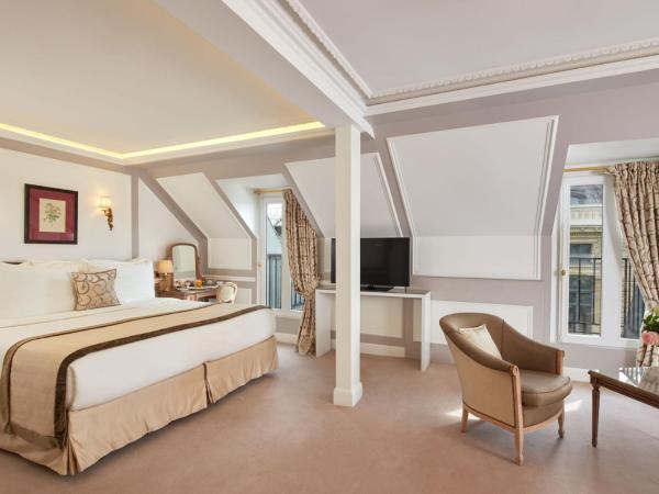 Hôtel Regina Louvre : photo 7 de la chambre suite junior tour eiffel