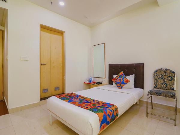 FabHotel Aamantran & Banquet Halls : photo 1 de la chambre chambre simple deluxe