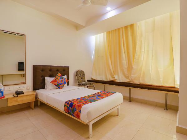 FabHotel Aamantran & Banquet Halls : photo 2 de la chambre chambre simple deluxe