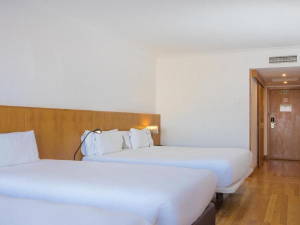 B&B HOTEL Sado Setúbal : photo 2 de la chambre chambre quadruple
