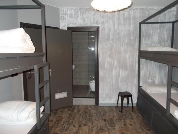 Urban City Centre Hostel : photo 1 de la chambre lit dans dortoir mixte de 8 lits 