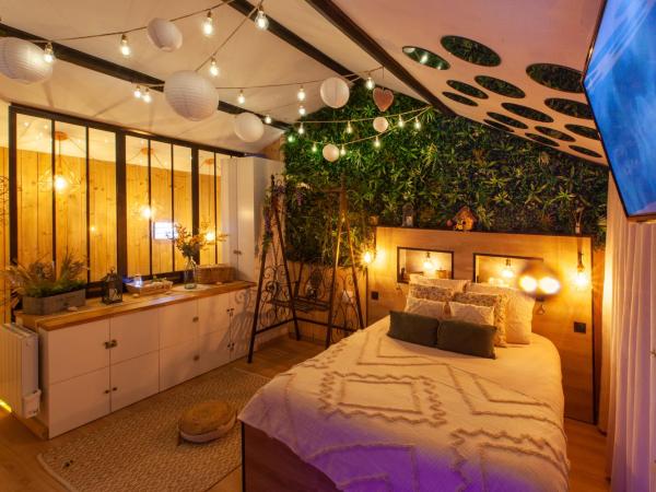 Love Room Romantique Les Petits Plaisirs : photo 6 de la chambre maison 1 chambre