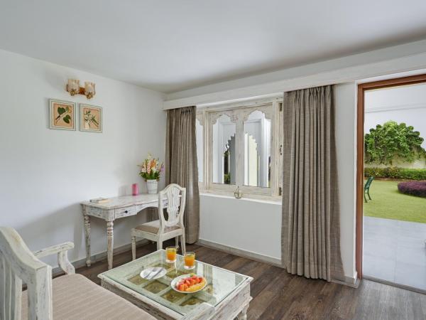 Swaroop Vilas - Lake Facing Boutique Hotel : photo 3 de la chambre chambre double - vue sur jardin