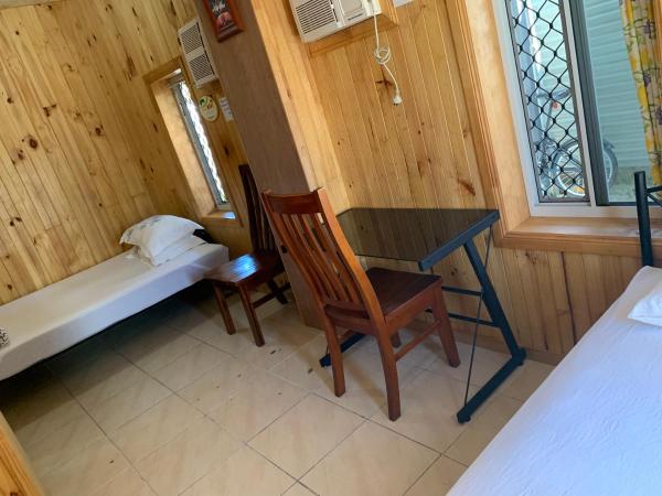 Happytourcairns sharehouse : photo 2 de la chambre chambre triple avec salle de bains commune