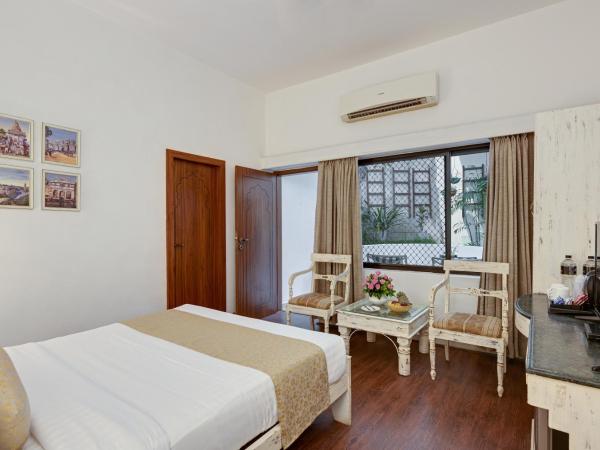 Swaroop Vilas - Lake Facing Boutique Hotel : photo 6 de la chambre chambre double deluxe avec balcon
