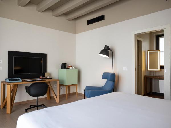Savona 18 Suites : photo 2 de la chambre chambre lit queen-size