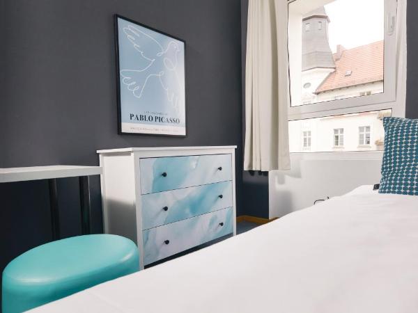 Old Town Hostel : photo 6 de la chambre chambre simple avec salle de bains commune