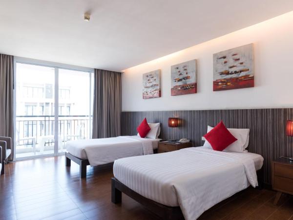 Hotel J Pattaya - SHA Extra Plus : photo 4 de la chambre chambre lits jumeaux de luxe avec vue sur la ville