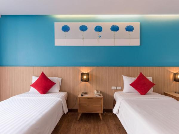 Hotel J Pattaya - SHA Extra Plus : photo 2 de la chambre chambre lits jumeaux de luxe avec vue sur la ville