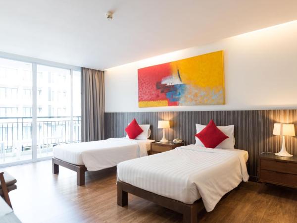 Hotel J Pattaya - SHA Extra Plus : photo 6 de la chambre chambre lits jumeaux de luxe avec vue sur la ville