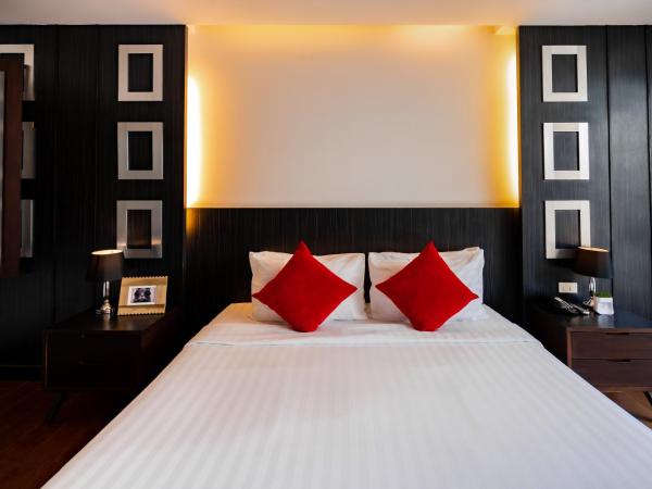 Hotel J Pattaya - SHA Extra Plus : photo 6 de la chambre chambre de luxe - vue sur piscine