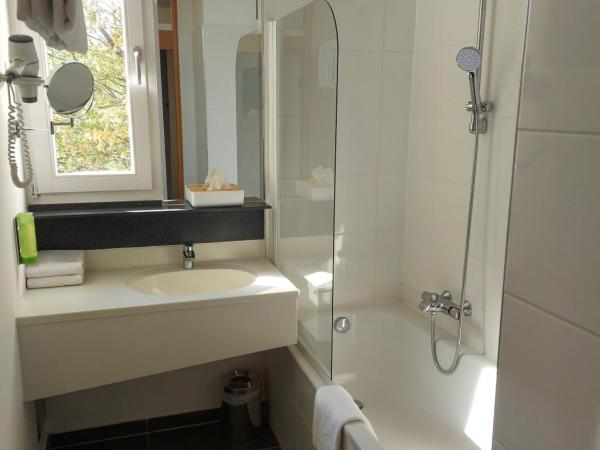 Gartenhotel Altmannsdorf : photo 4 de la chambre chambre double confort - vue sur jardin