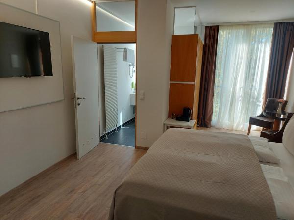 Gartenhotel Altmannsdorf : photo 2 de la chambre chambre double confort - vue sur jardin