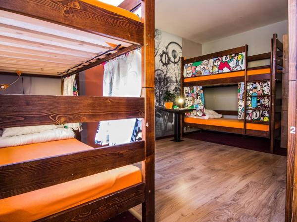 Top Hostel Pokoje Gościnne : photo 4 de la chambre lit dans dortoir communicant de 6 lits