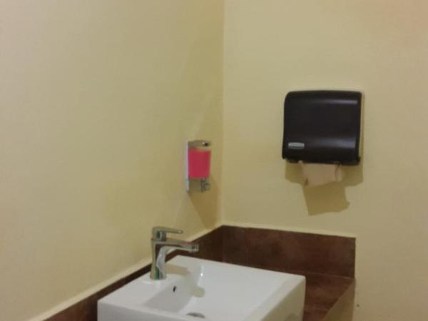 Hostal La Ermita : photo 1 de la chambre lit dans un dortoir de 4 lits