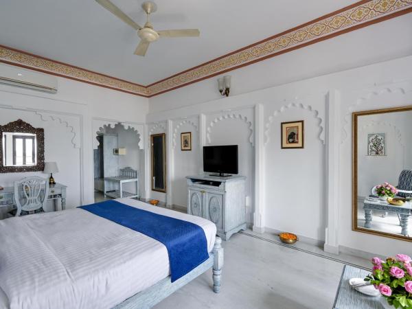 Swaroop Vilas - Lake Facing Boutique Hotel : photo 6 de la chambre chambre lit king-size supérieure