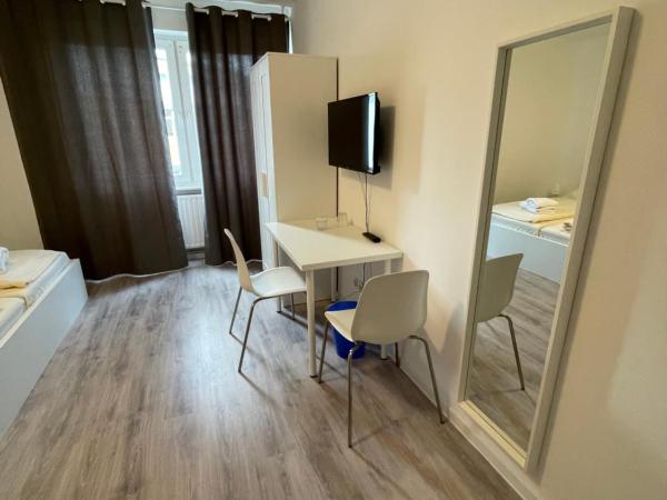 Tyros Hotel und Gästehaus am Weidendamm : photo 5 de la chambre chambre double