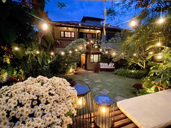 Villa Balthazar : photo 6 de la chambre chambre lit king-size - vue sur jardin