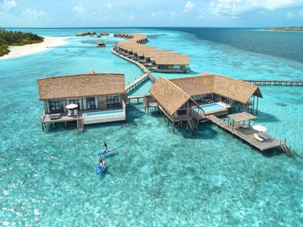 COMO Cocoa Island - Partner Travels FREE for 7 Nights or More : photo 1 de la chambre villa 3 chambres como coucher de soleil