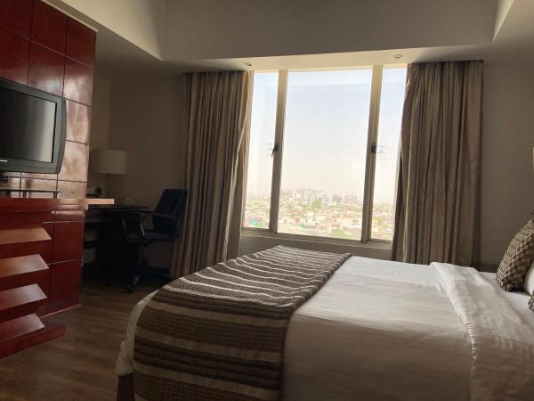 Sarovar Portico Jaipur : photo 2 de la chambre suite room with 4 pints of beer and 20% discount on fnb