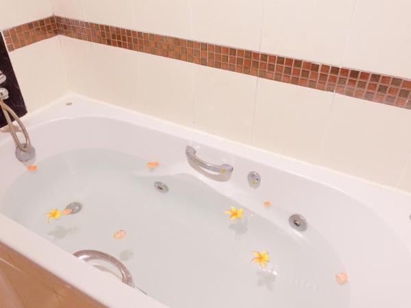 Furama Chiang Mai : photo 7 de la chambre chambre deluxe double ou lits jumeaux