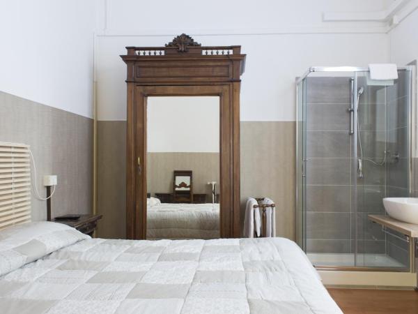 Loggia Fiorentina : photo 3 de la chambre chambre double avec salle de bains commune