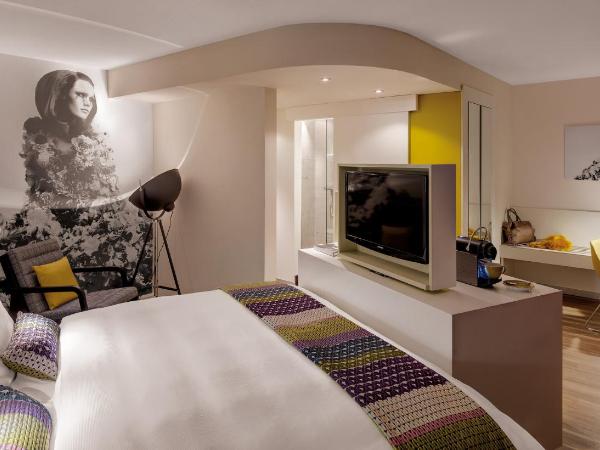 Hotel Indigo - Dusseldorf - Victoriaplatz, an IHG Hotel : photo 4 de la chambre chambre double standard - vue sur ville