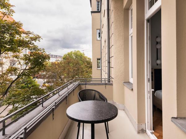 numa I Novela Rooms & Apartments : photo 1 de la chambre chambre double avec balcon