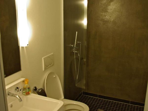 Five Elements Hostel Frankfurt : photo 1 de la chambre appartement