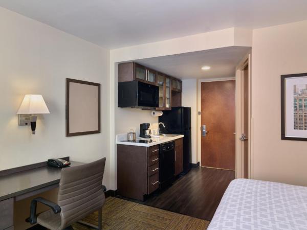 Candlewood Suites NYC -Times Square, an IHG Hotel : photo 5 de la chambre chambre attribuée à l'arrivée