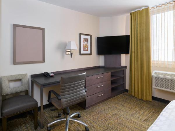 Candlewood Suites NYC -Times Square, an IHG Hotel : photo 9 de la chambre studio lit queen-size - accessible aux personnes à mobilité réduite