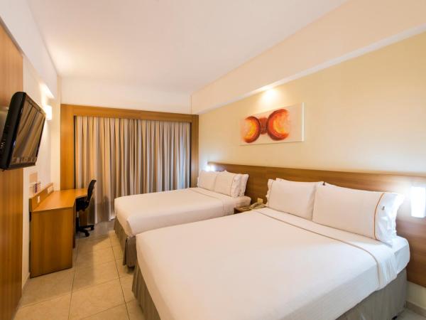 Praiamar Express Hotel : photo 3 de la chambre chambre standard avec 2 lits doubles