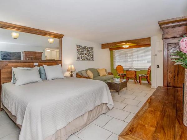 Diamond Head Beach Hotel : photo 1 de la chambre chambre lit king-size - vue sur montagne