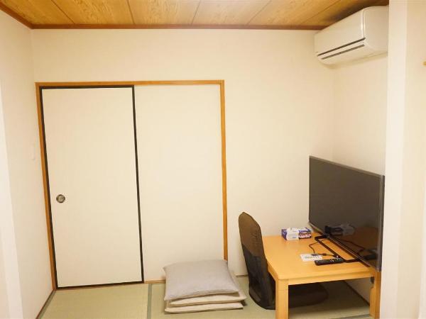 SYOGA A house, next to natural park : photo 2 de la chambre chambre double avec balcon