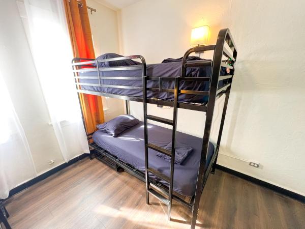 ITH Mission Beach Backpacker Hostel : photo 2 de la chambre lit dans dortoir mixte de 8 lits 