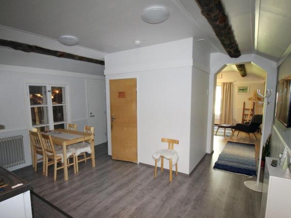 LAURI Historical Log House Manor : photo 8 de la chambre studio v