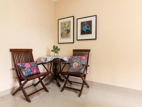 Neelam Bed & Breakfast : photo 5 de la chambre chambre lit king-size avec salle de bains privative