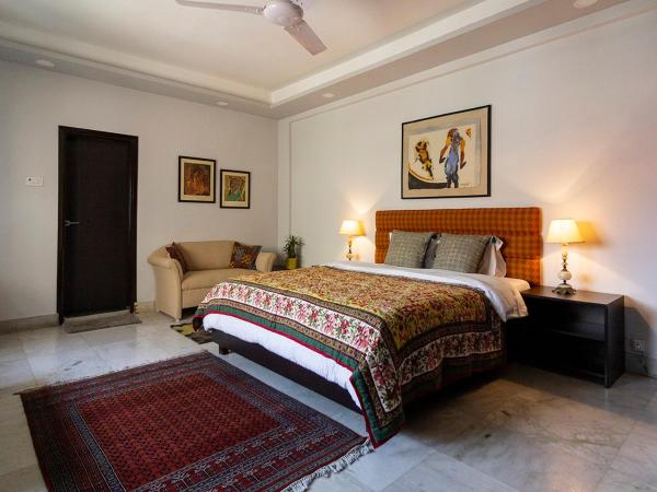 Neelam Bed & Breakfast : photo 4 de la chambre chambre lit king-size deluxe avec salle de bains privative