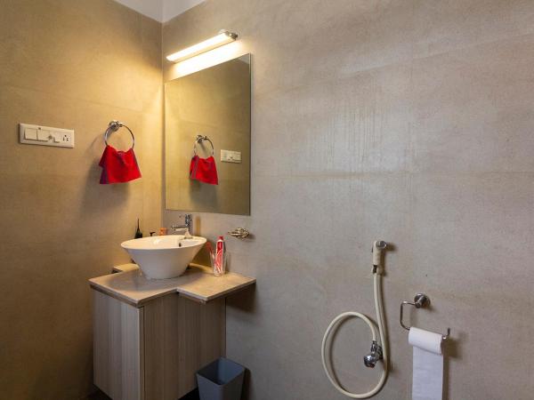 Neelam Bed & Breakfast : photo 8 de la chambre chambre double deluxe avec baignoire