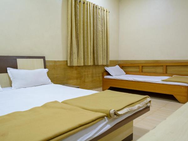 Hotel Mukesh Residency : photo 1 de la chambre chambre double ou lits jumeaux standard